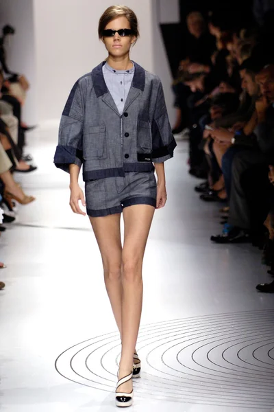 Look 23